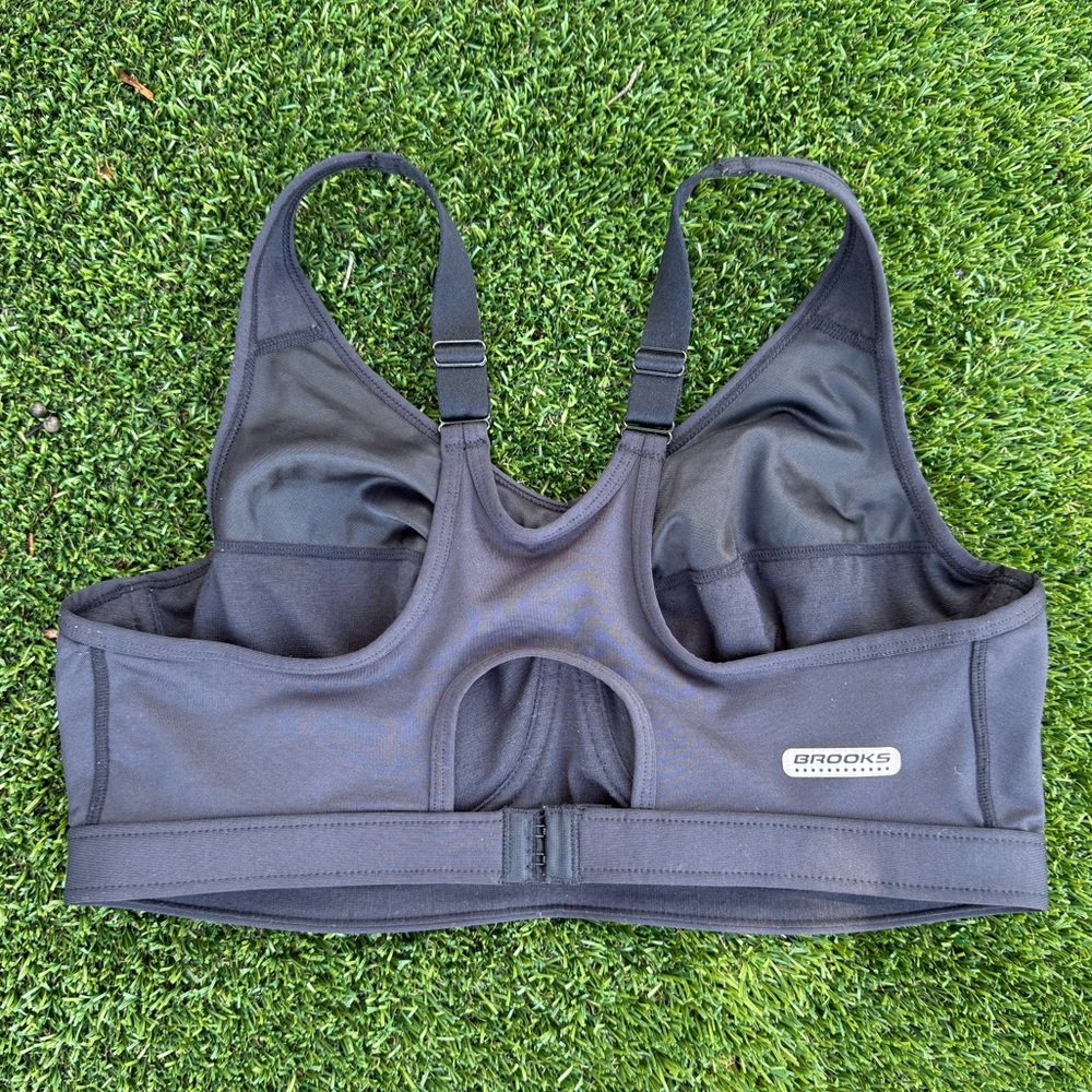 Brooks Women's Black Sports Bra With Underwire 38D